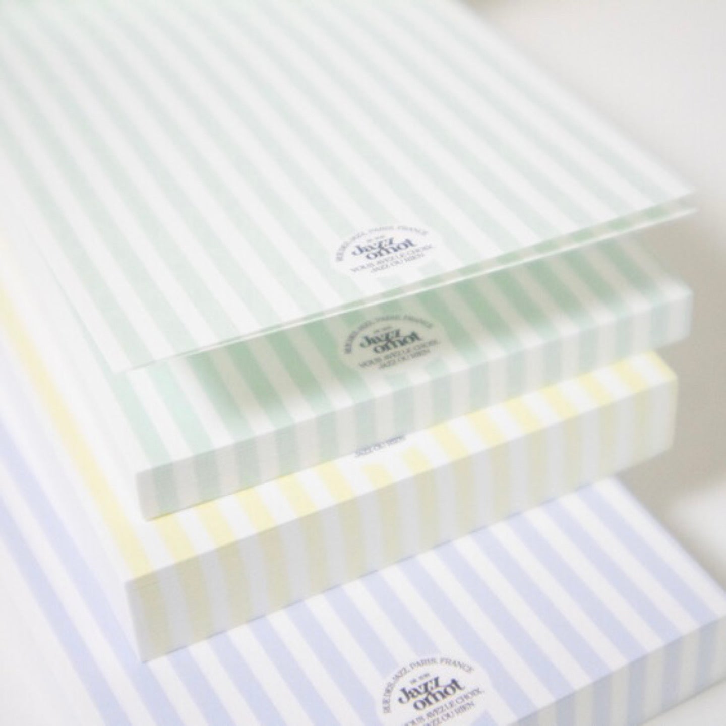 Memo pad in refreshing colors